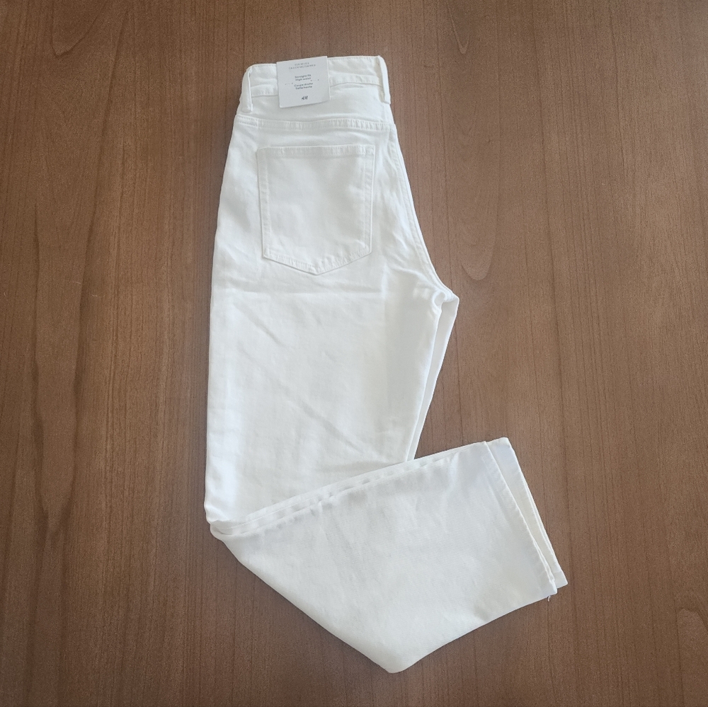H&M High Rise slim straight Women’s ankle Jeans - White